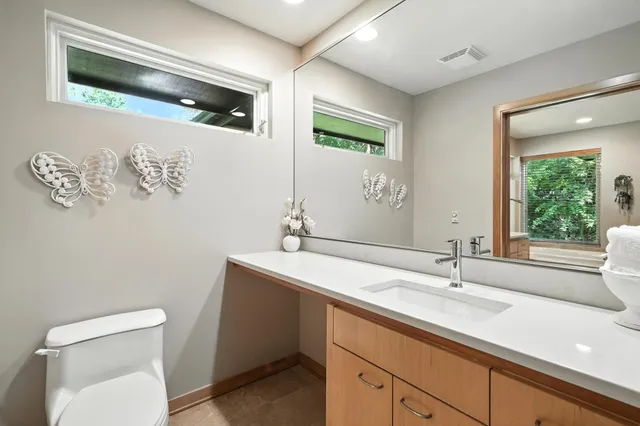 $1,180,000 | 16515 Hilltop Terrace, Minnetonka, MN 55345