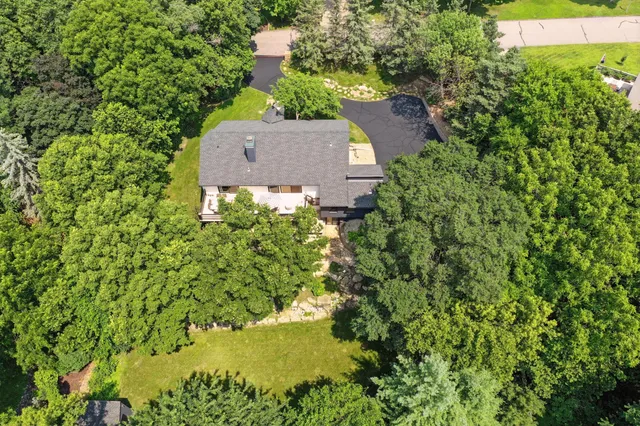$1,180,000 | 16515 Hilltop Terrace, Minnetonka, MN 55345