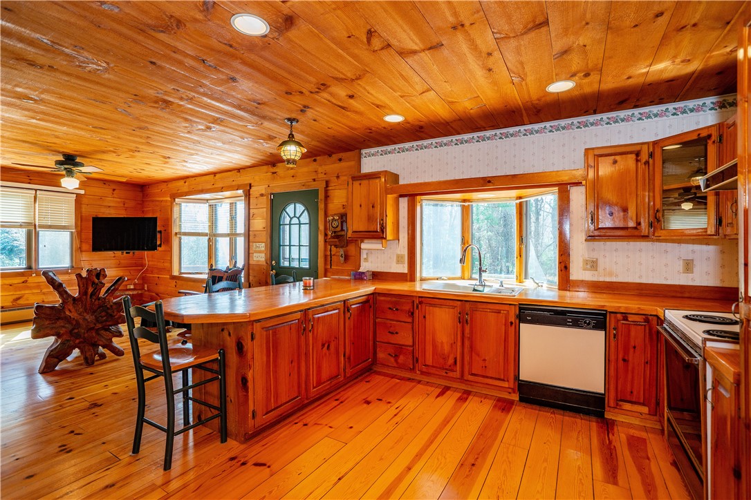 519 Chopmist Hill Road Glocester, RI 02814 - Photo 16 of 50