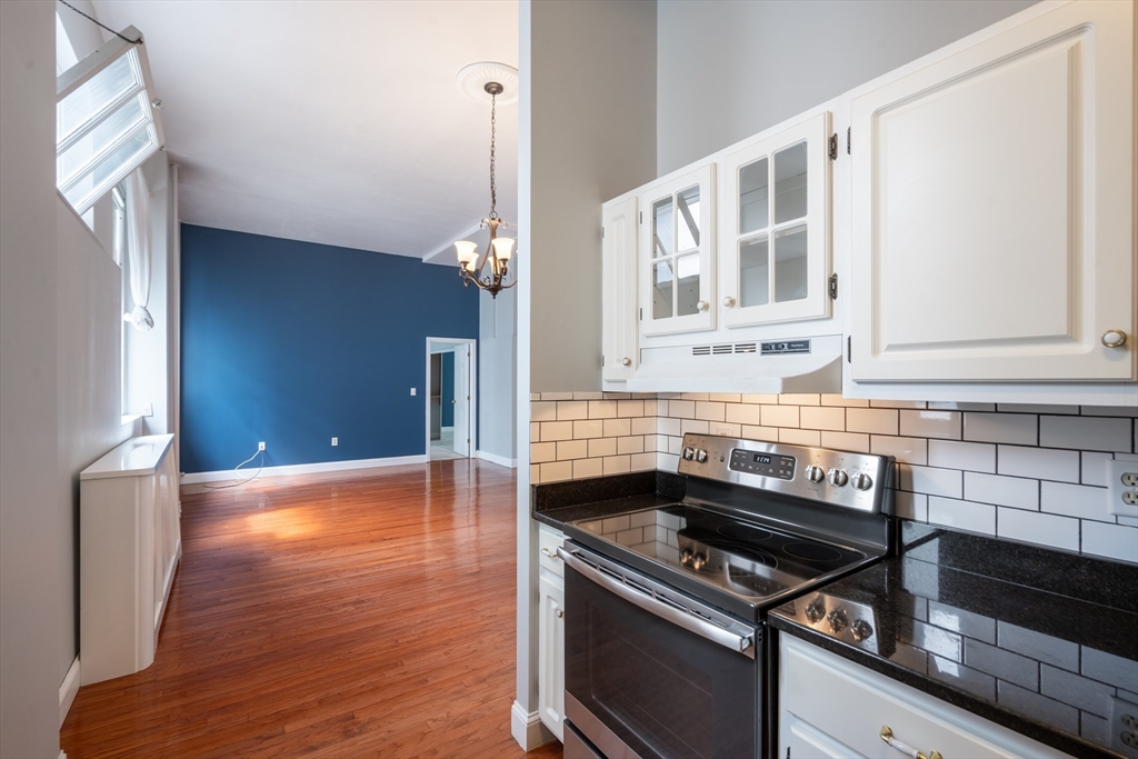 16 Balmoral Street, Unit 422 Andover, MA 01810 - Photo 10 of 34