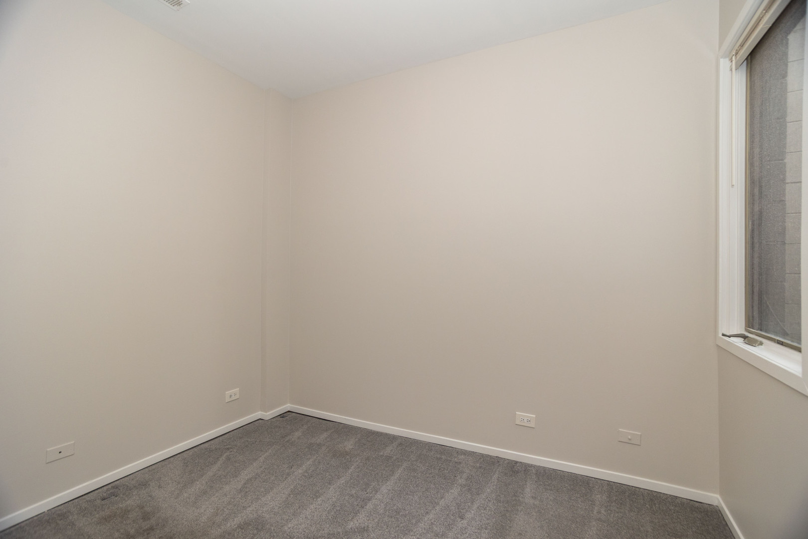 2444 West Madison Street, Unit 3 Chicago, IL 60612 - Photo 9 of 14 a view of an empty room