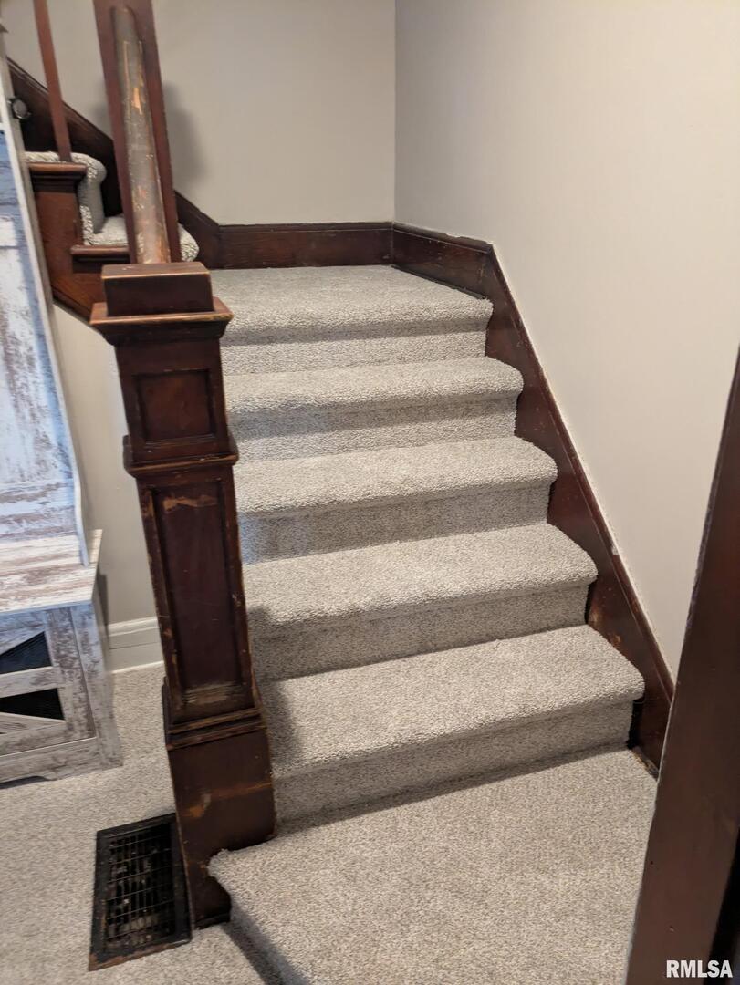 507 6th Avenue Fulton, IL 61252 - Photo 3 of 30