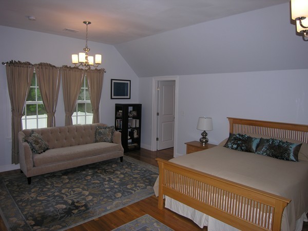 12 Roanoke Road Wellesley, MA 02482 - Photo 17 of 27