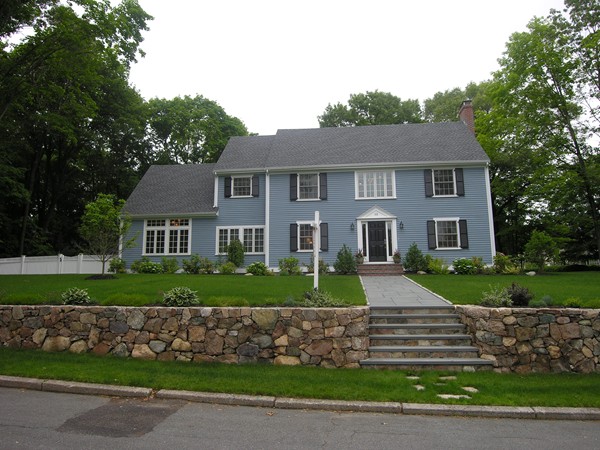 12 Roanoke Road Wellesley, MA 02482 - Photo 2 of 27