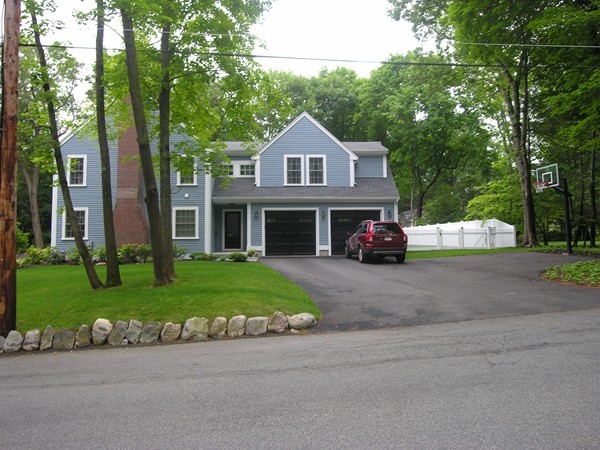 12 Roanoke Road Wellesley, MA 02482 - Photo 3 of 27