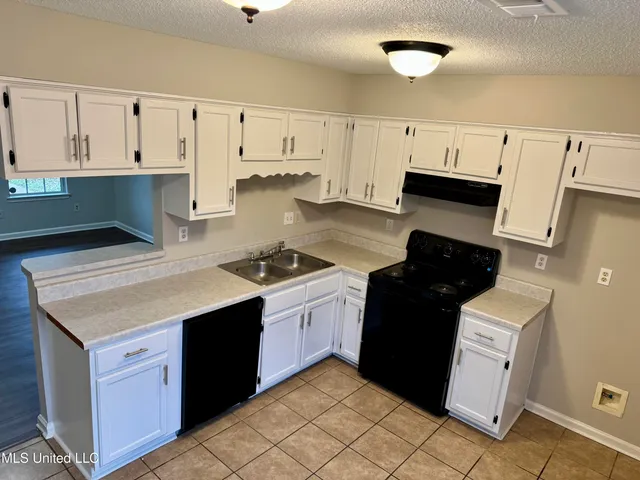 $1,395 | 2928 Churchwell Drive, Horn Lake, MS 38637