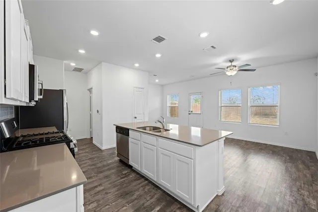 $1,700 | 15216 Spruce Frost Cove, Unit B, Del Valle, TX 78617