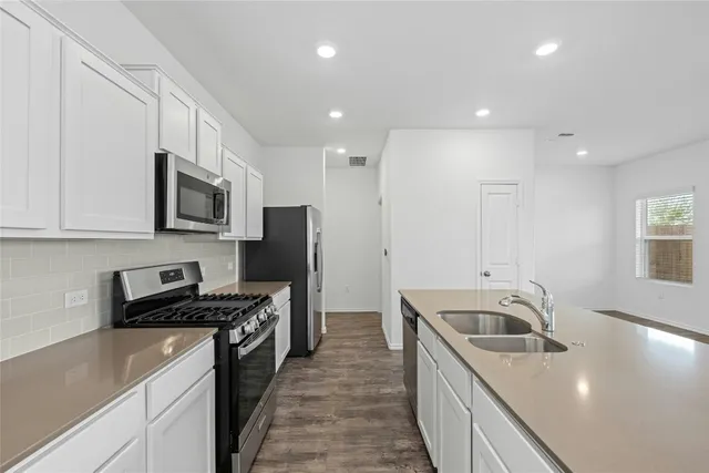 $1,700 | 15216 Spruce Frost Cove, Unit B, Del Valle, TX 78617