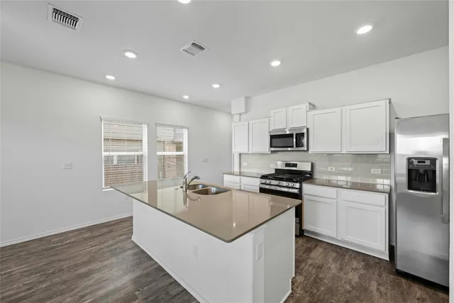 $1,700 | 15216 Spruce Frost Cove, Unit B, Del Valle, TX 78617