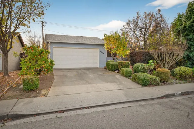 $425,000 | 2316 North Cirby Way, Roseville, CA 95661