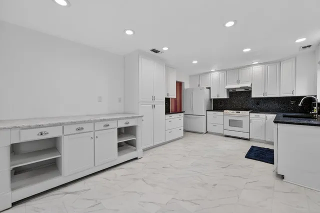 $425,000 | 2316 North Cirby Way, Roseville, CA 95661