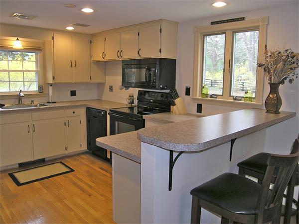 800 First Parish Road Scituate, MA 02066 - Photo 5 of 26 Gallery Image 5