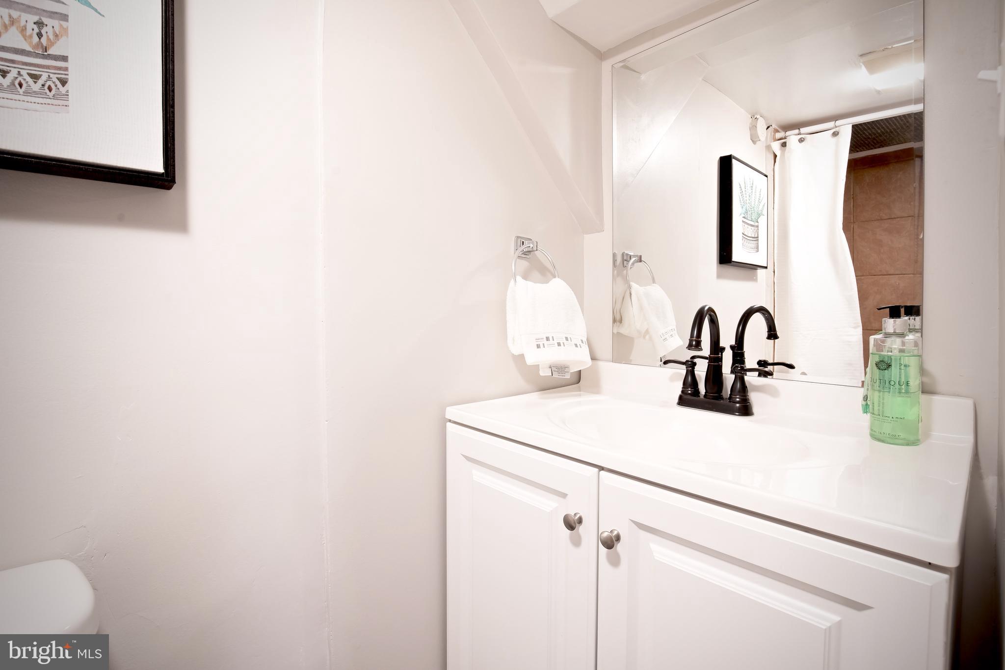 306 South Glebe Road Arlington, VA 22204 - Photo 23 of 27