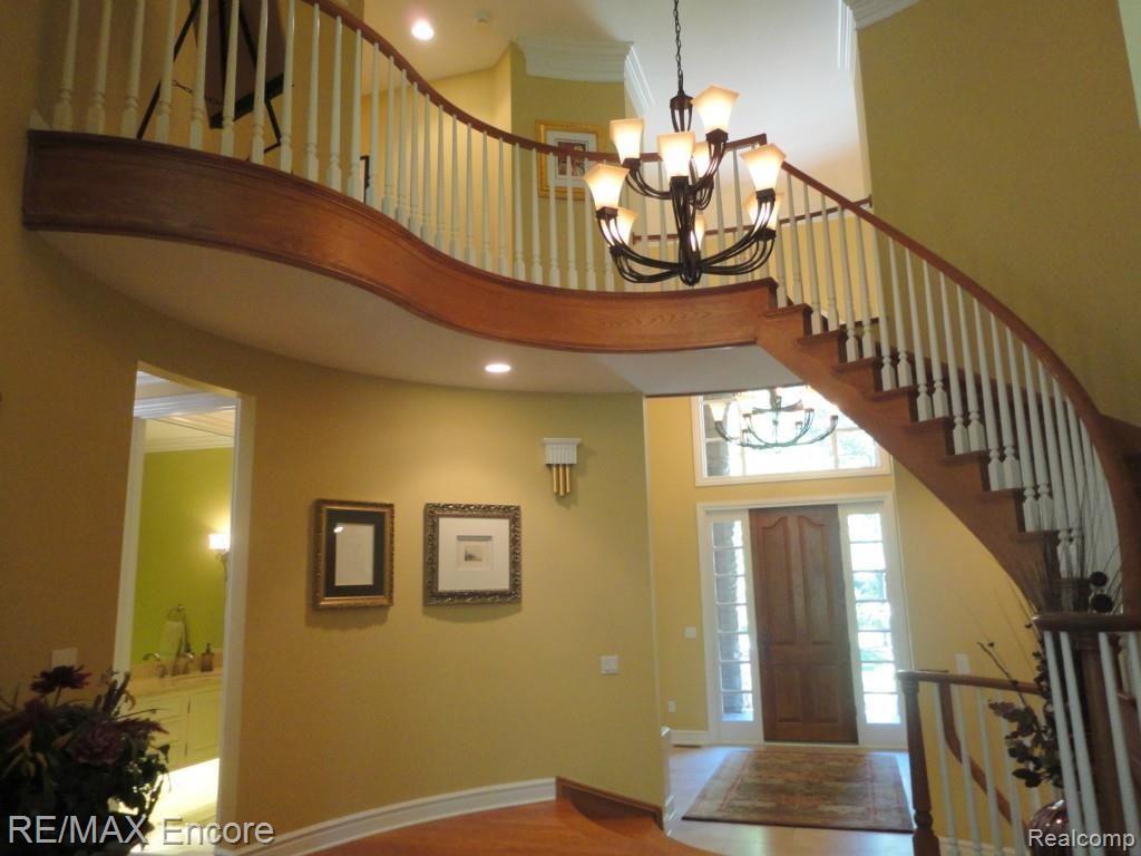 7789 Fieldstone Ridge Clarkston, MI 48348 - Photo 31 of 57 staircase 2.jpg