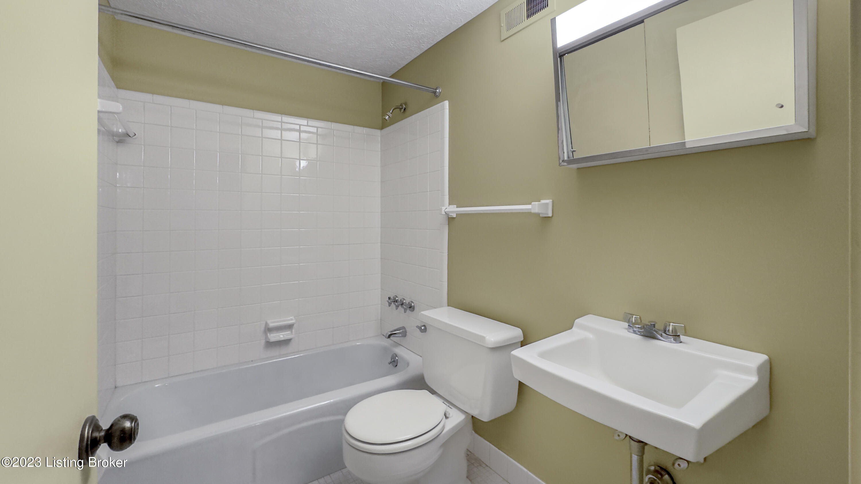 3121 Runnymede Road Louisville, KY 40222 - Photo 47 of 73 Lower level full bathroom