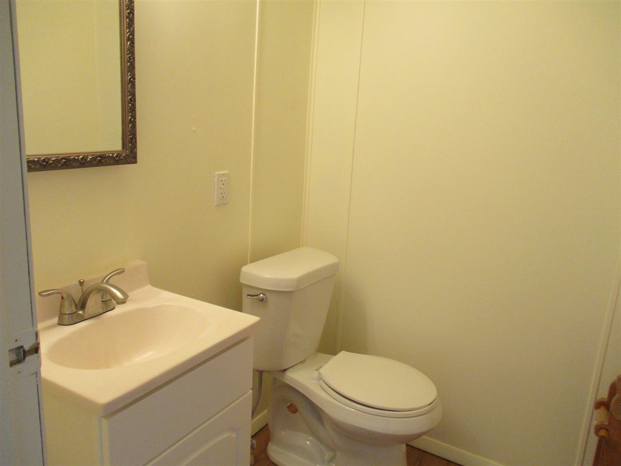 7544 South Durand Road Durand, MI 48429 - Photo 12 of 29 31310805-11.JPG