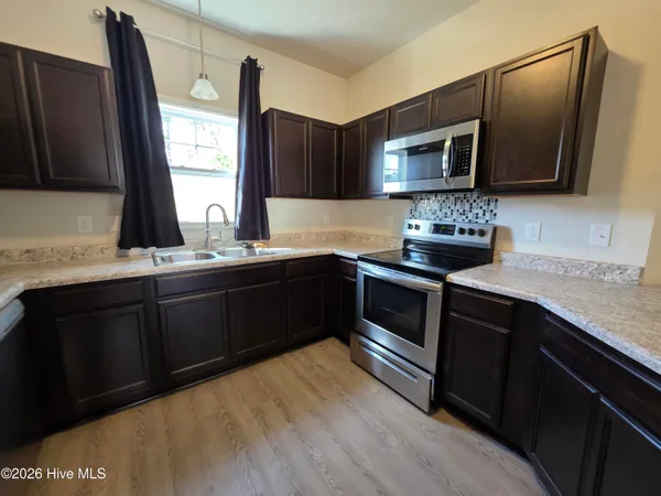 $1,700 | 312 Otis Cove, Jacksonville, NC 28546