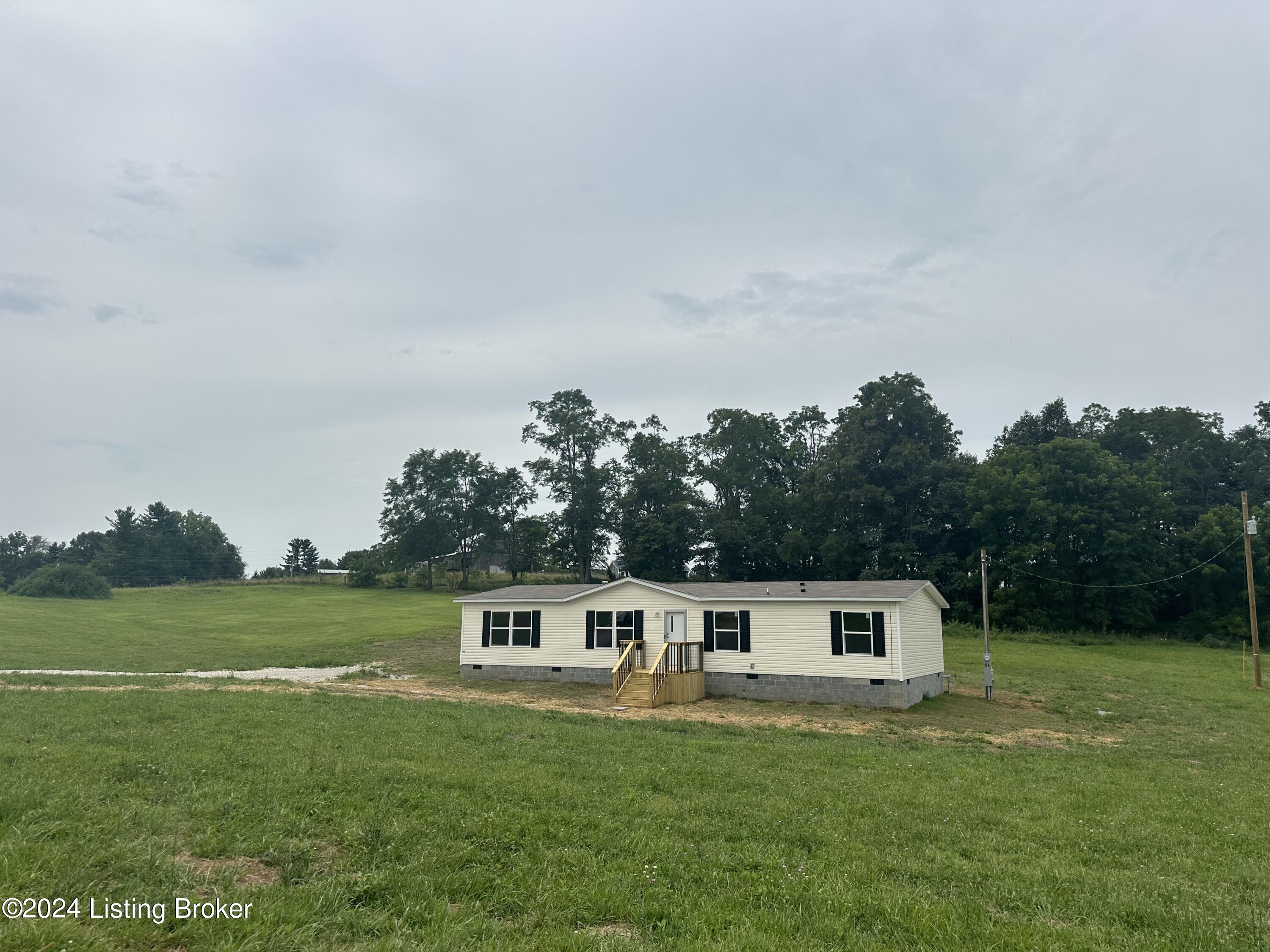 225 Sirocco Road Brandenburg, KY 40108 - Photo 5 of 39 IMG_5506