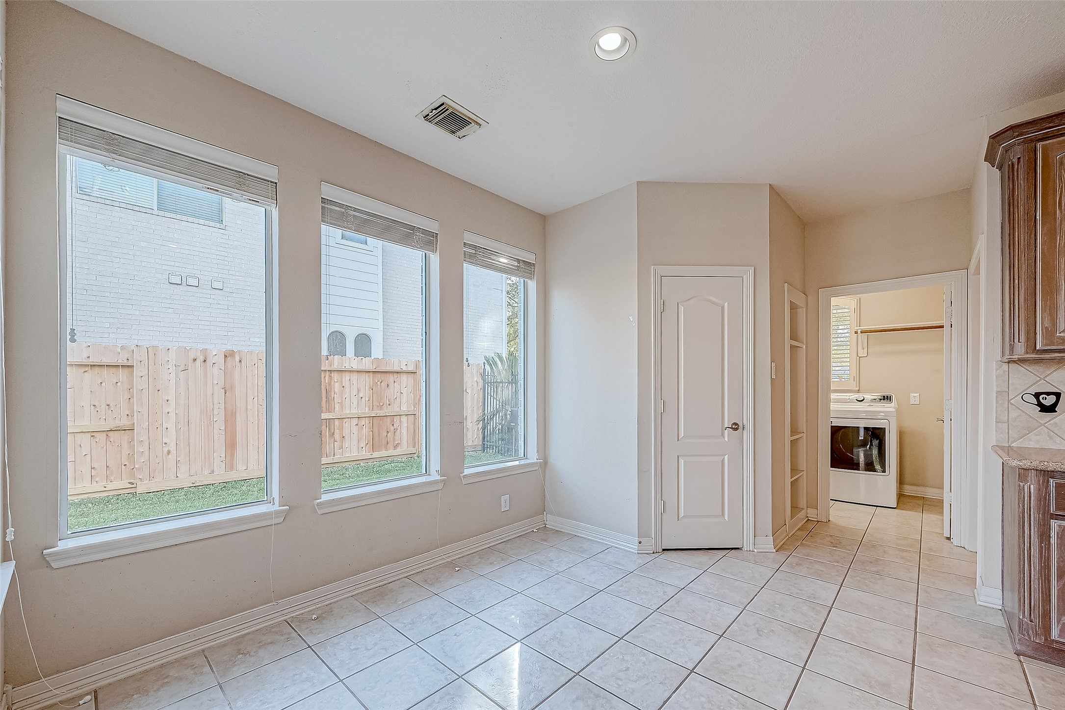5707 Brennan Ridge Lane Katy, TX 77450 - Photo 11 of 38 Breakfast Area