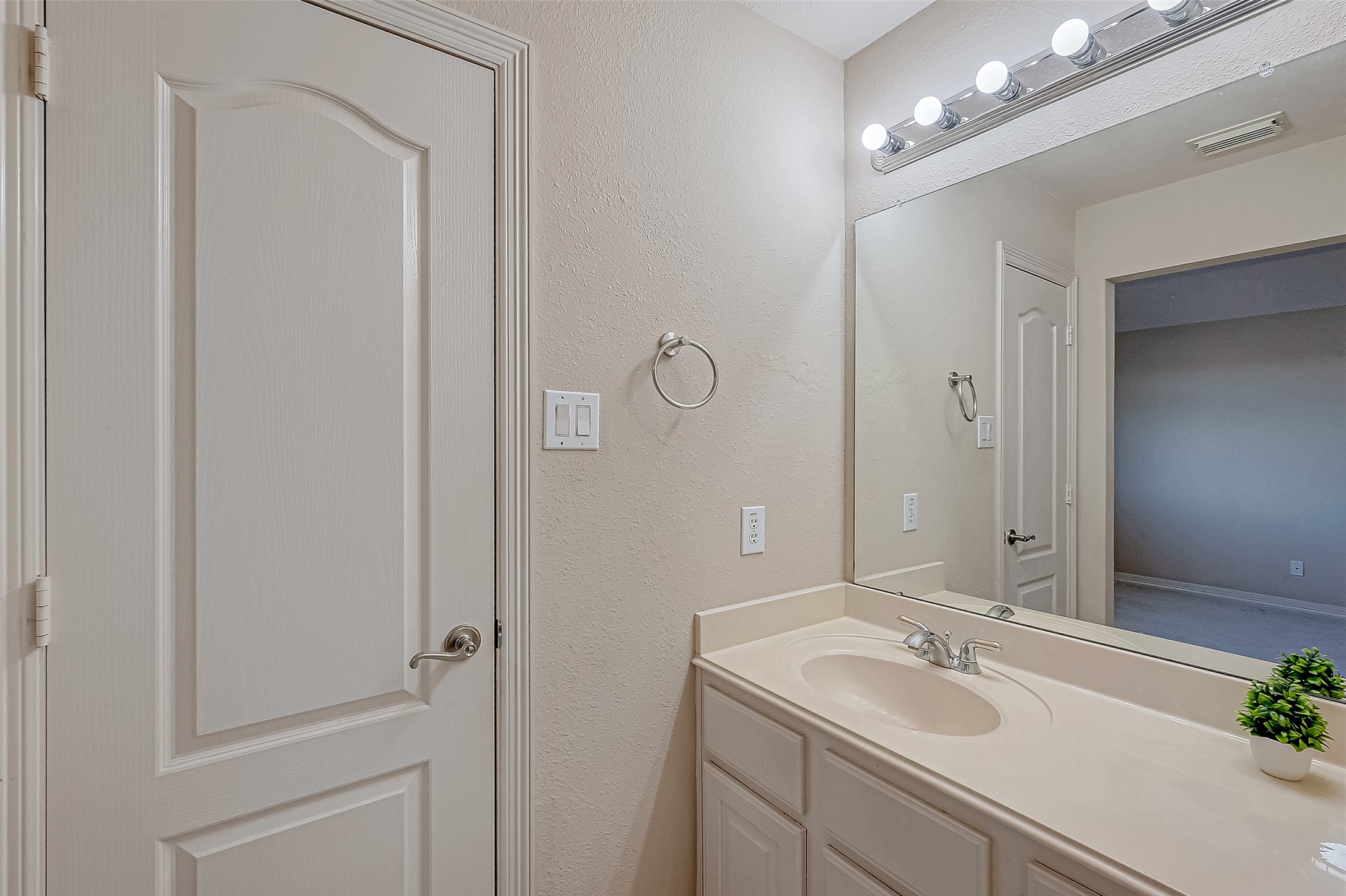 5707 Brennan Ridge Lane Katy, TX 77450 - Photo 33 of 38 Third Bath