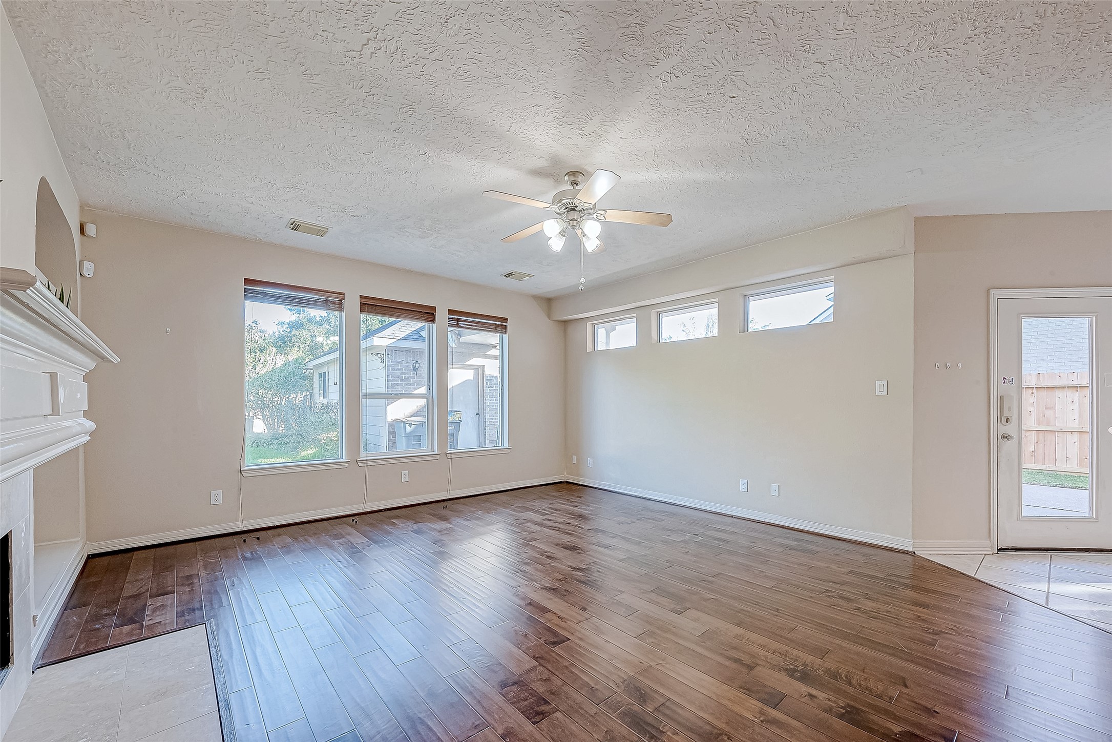 5707 Brennan Ridge Lane Katy, TX 77450 - Photo 8 of 38 Living Room