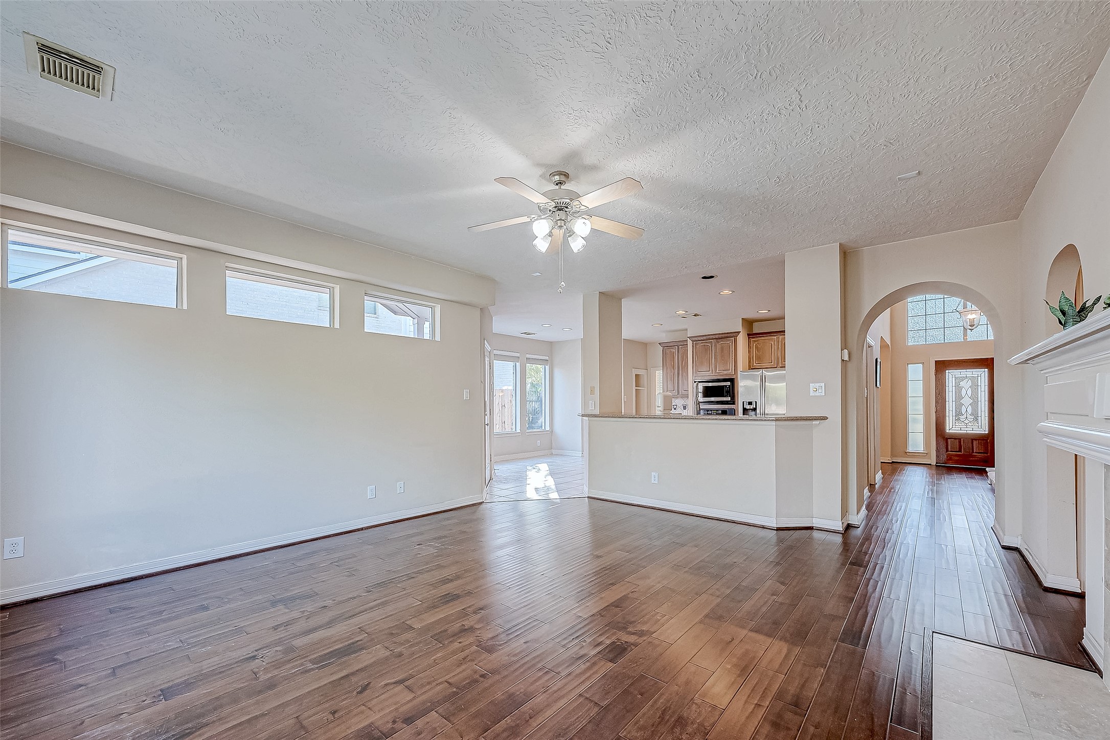 5707 Brennan Ridge Lane Katy, TX 77450 - Photo 9 of 38 Living Room
