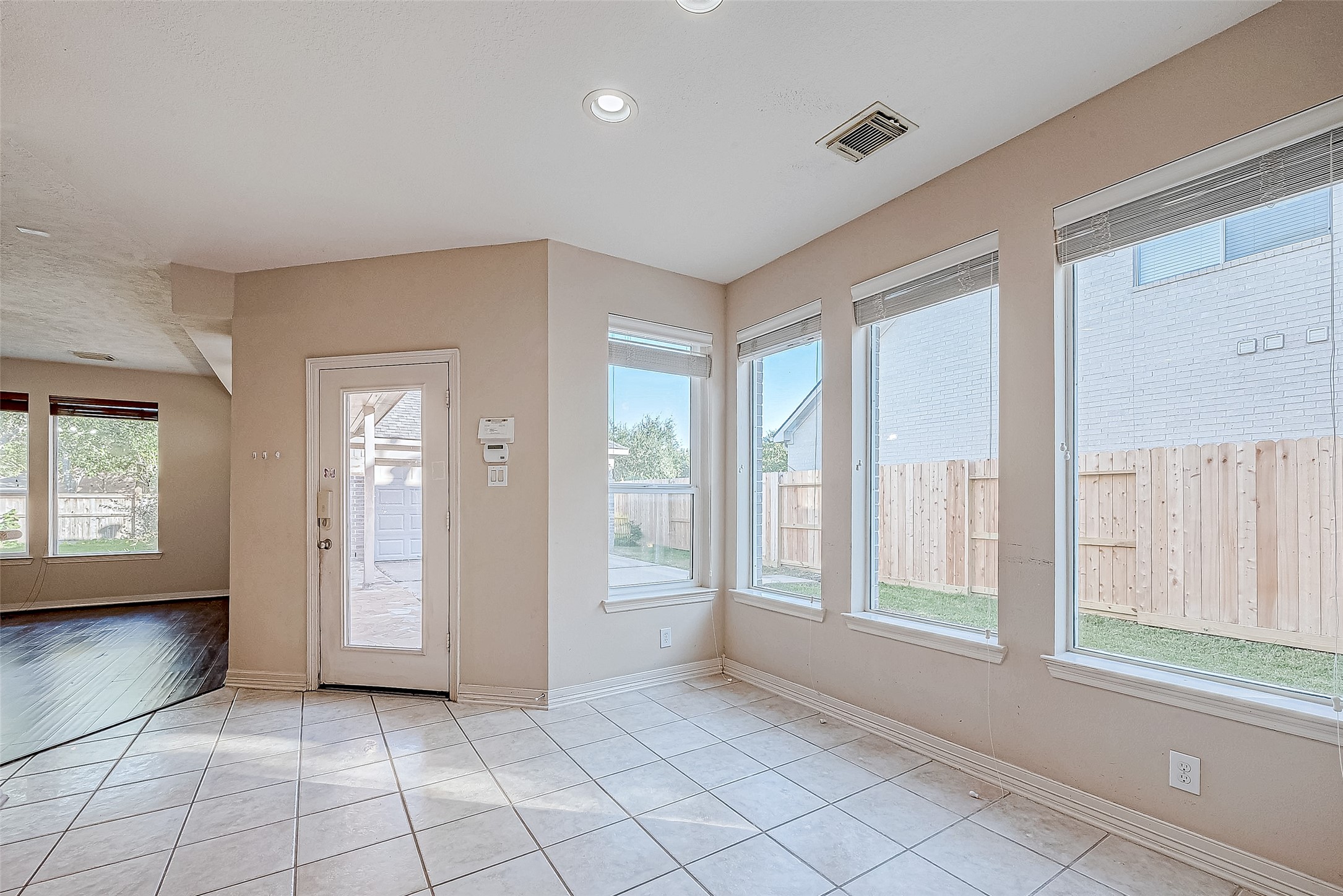 5707 Brennan Ridge Lane Katy, TX 77450 - Photo 10 of 38 Breakfast Area