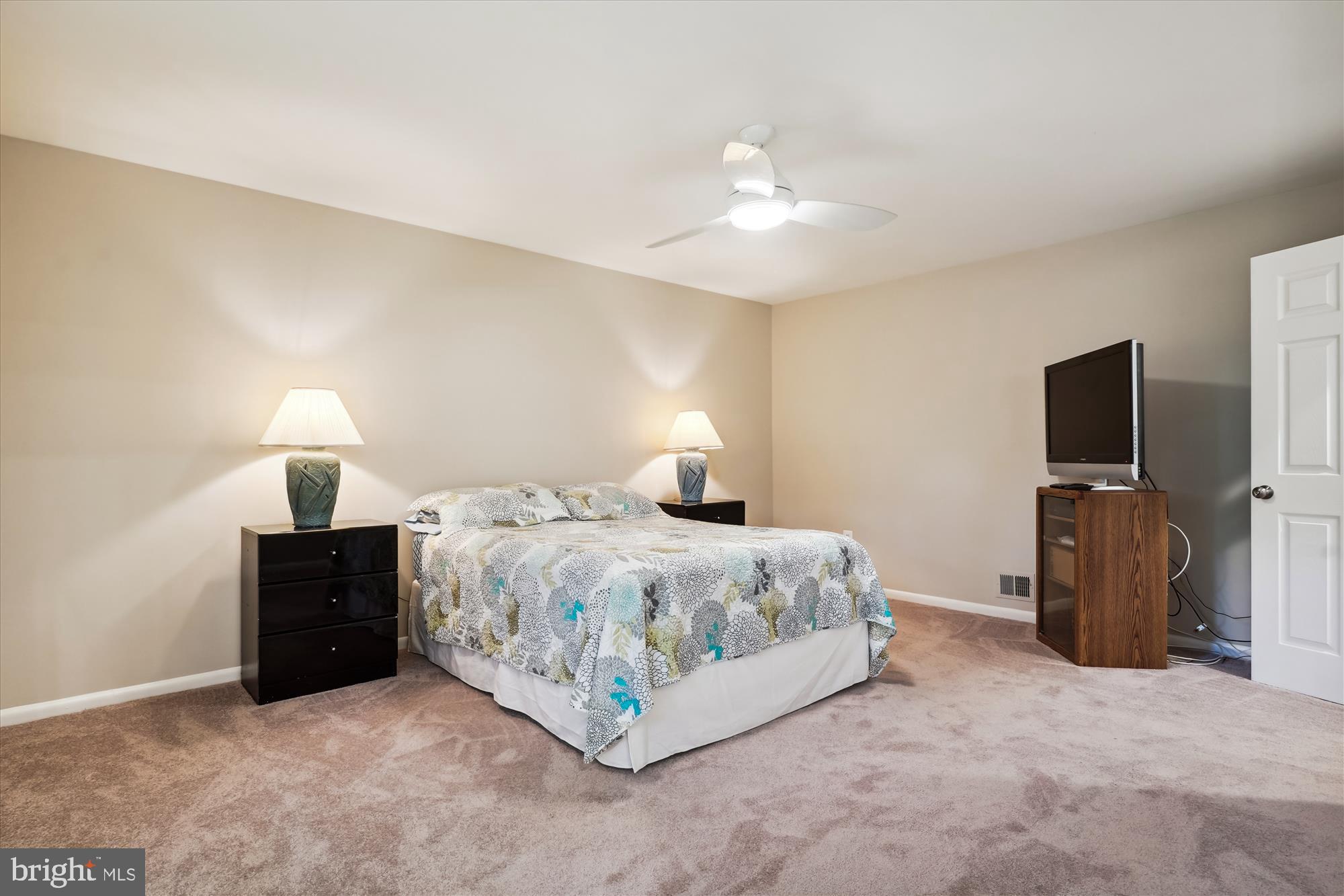 4782 Kelly Road Woodbridge, VA 22193 - Photo 22 of 43 Primary Bedroom