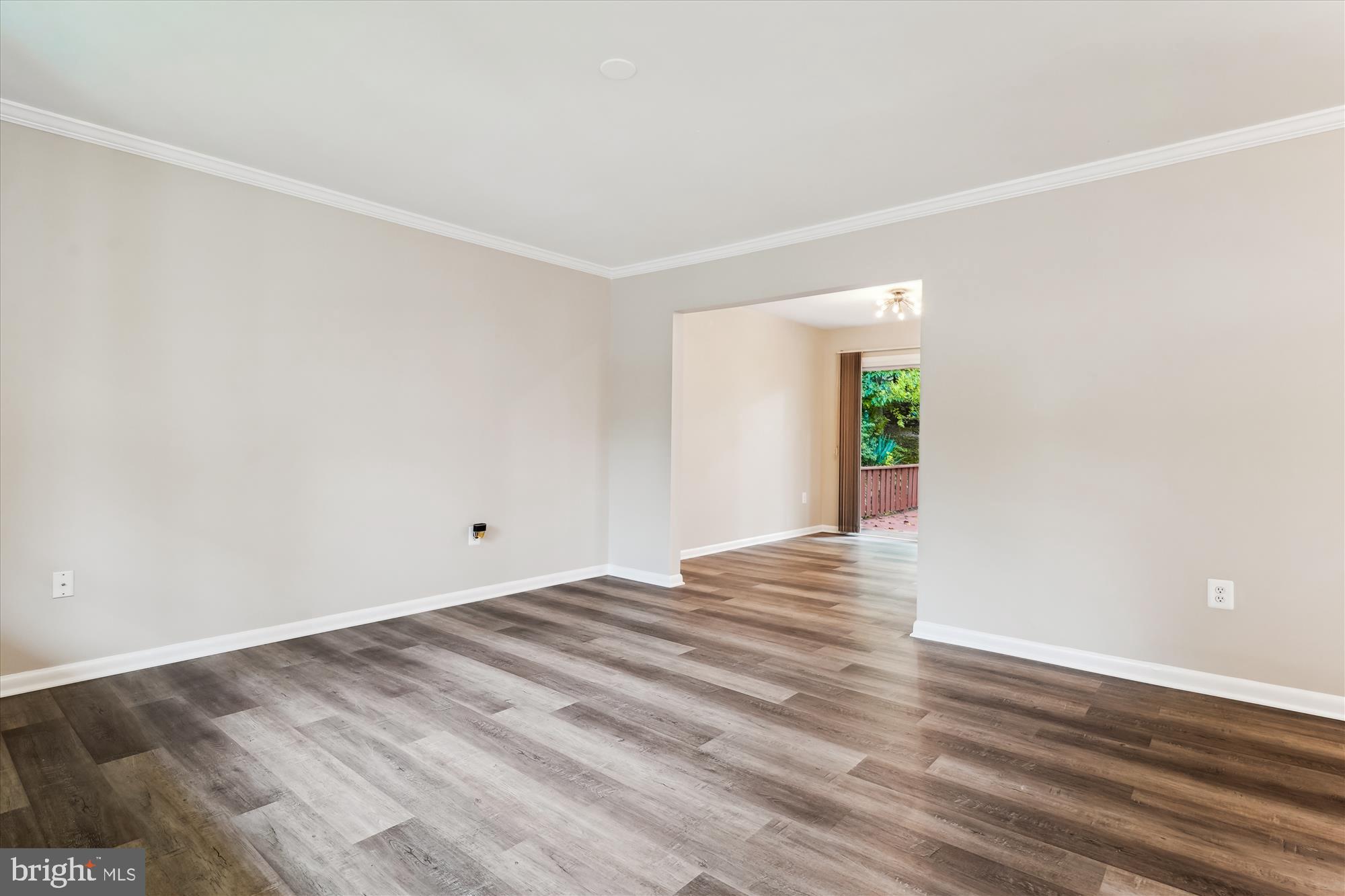 4782 Kelly Road Woodbridge, VA 22193 - Photo 10 of 43 Living Room