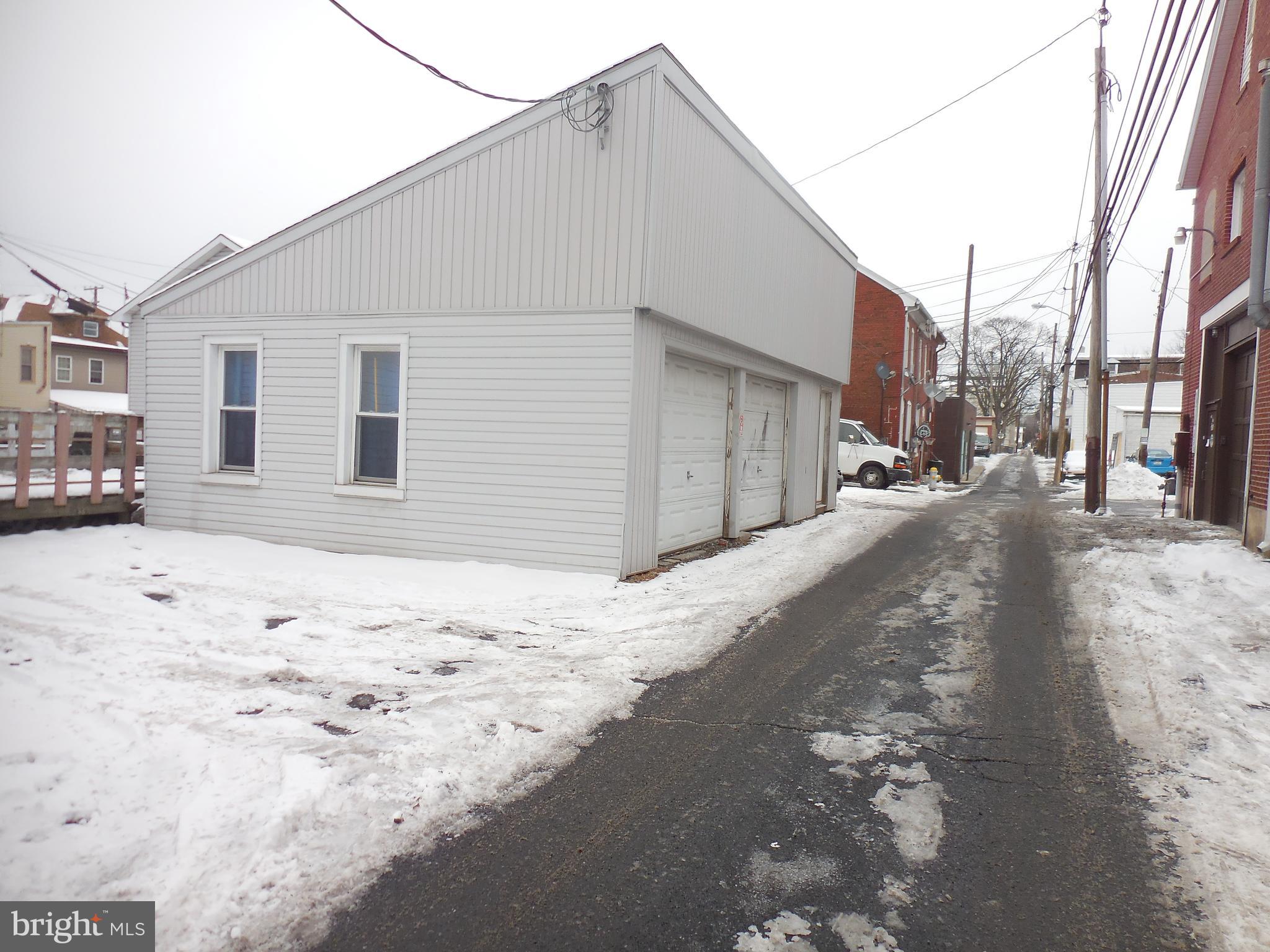 124 South 8th Street Lebanon, PA 17042 - Photo 4 of 32