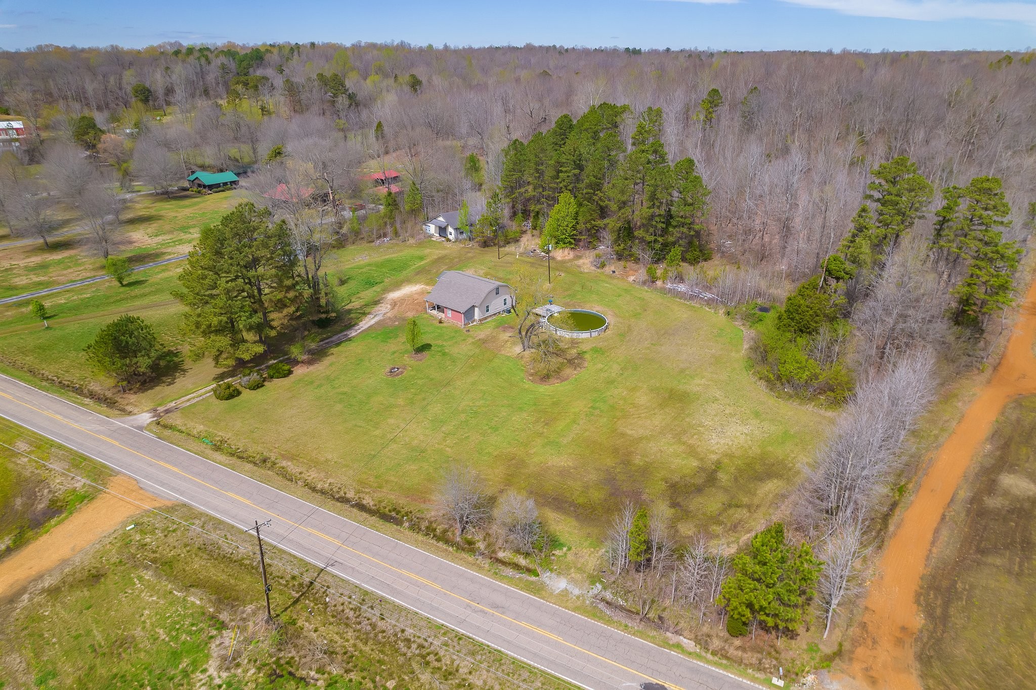3249 Beech Bluff Road Jackson, TN 38301 - Photo 29 of 29 a view of a garden from a balcony
