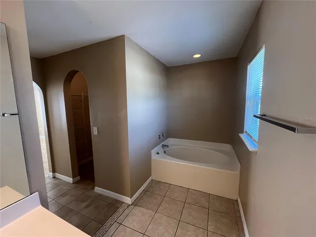 $1,967 | 204 Canterbury Court, Kissimmee, FL 34758