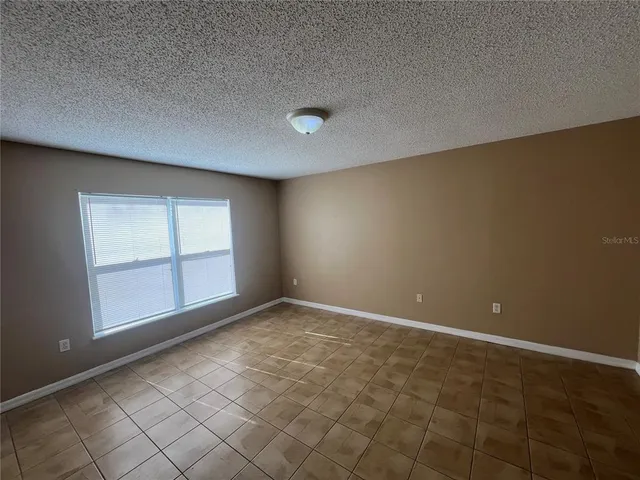 $1,967 | 204 Canterbury Court, Kissimmee, FL 34758