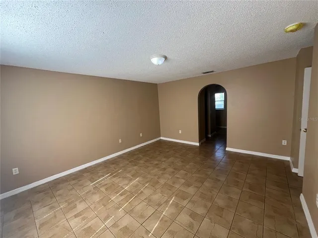 $1,967 | 204 Canterbury Court, Kissimmee, FL 34758