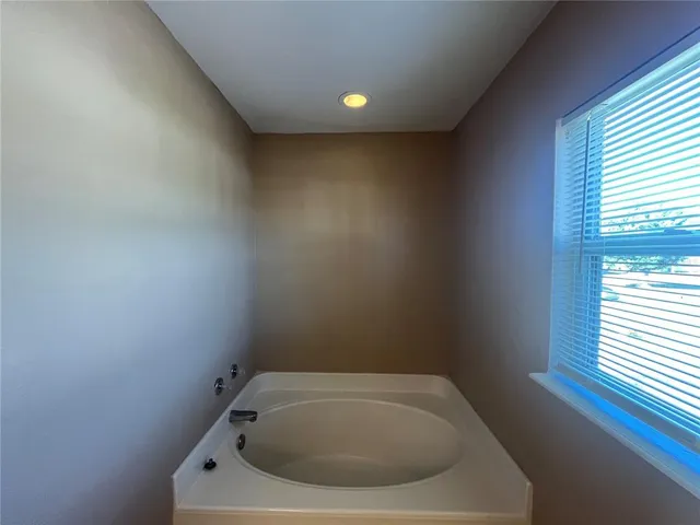 $1,967 | 204 Canterbury Court, Kissimmee, FL 34758