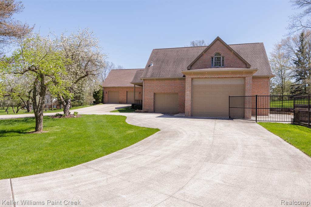 70401 Carnegie Lane Romeo, MI 48065 - Photo 4 of 48