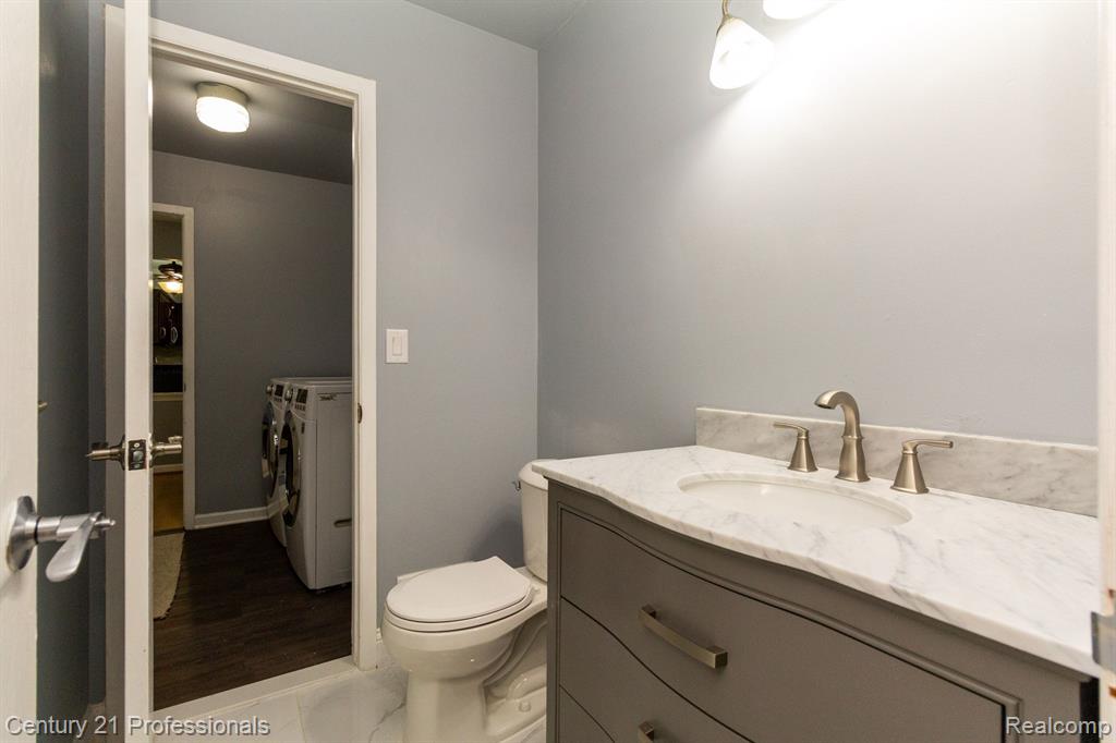 2226 Warrington Road Rochester Hills, MI 48307 - Photo 22 of 39