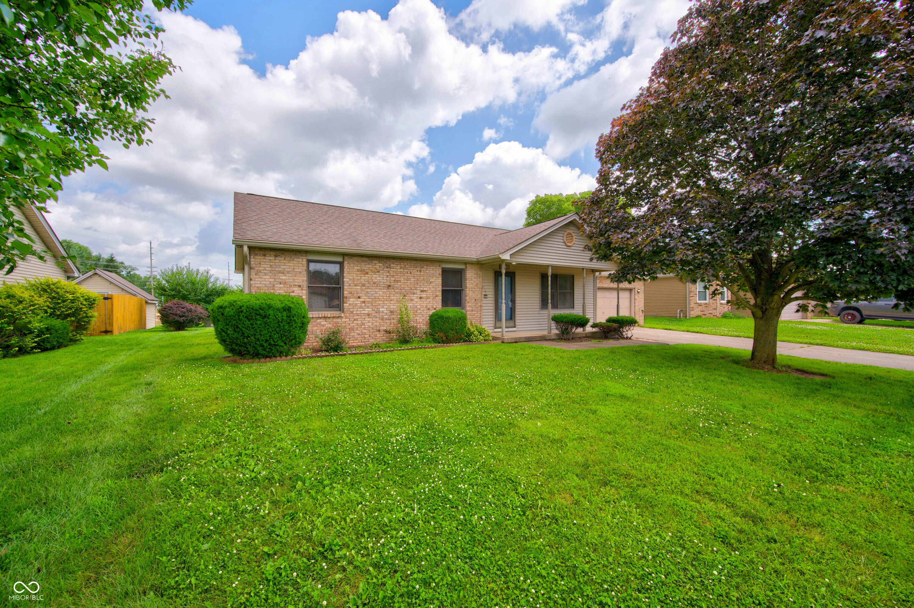 2530 Cedar Ridge Drive Columbus, IN 47203 - Photo 4 of 48
