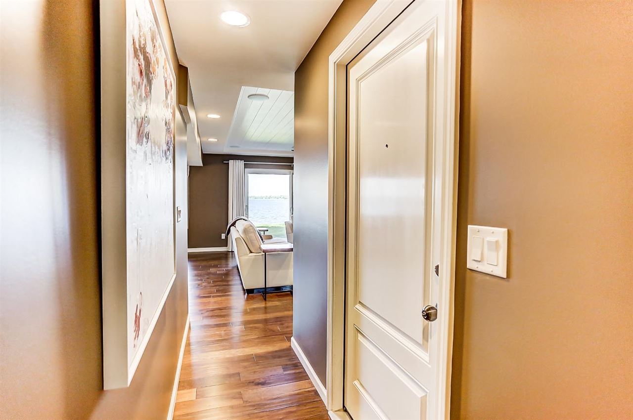 8942 East Hatchery Road, Unit 7 Syracuse, IN 46567 - Photo 3 of 36 Gallery Image 3