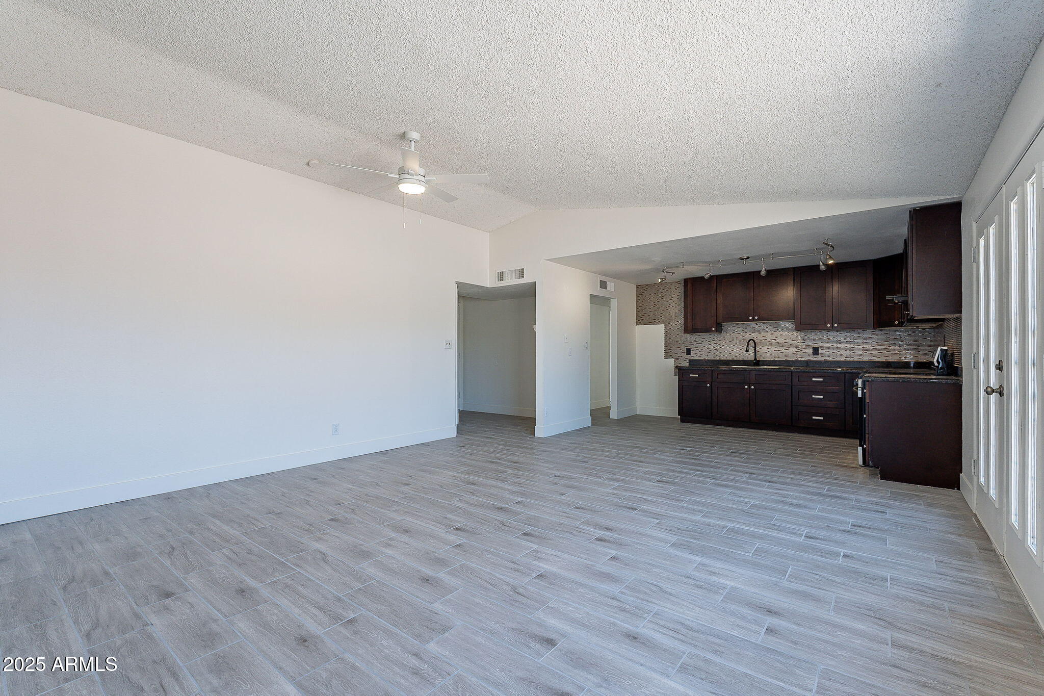 6830 West Berkeley Road Phoenix, AZ 85035 - Photo 8 of 25 Great Room