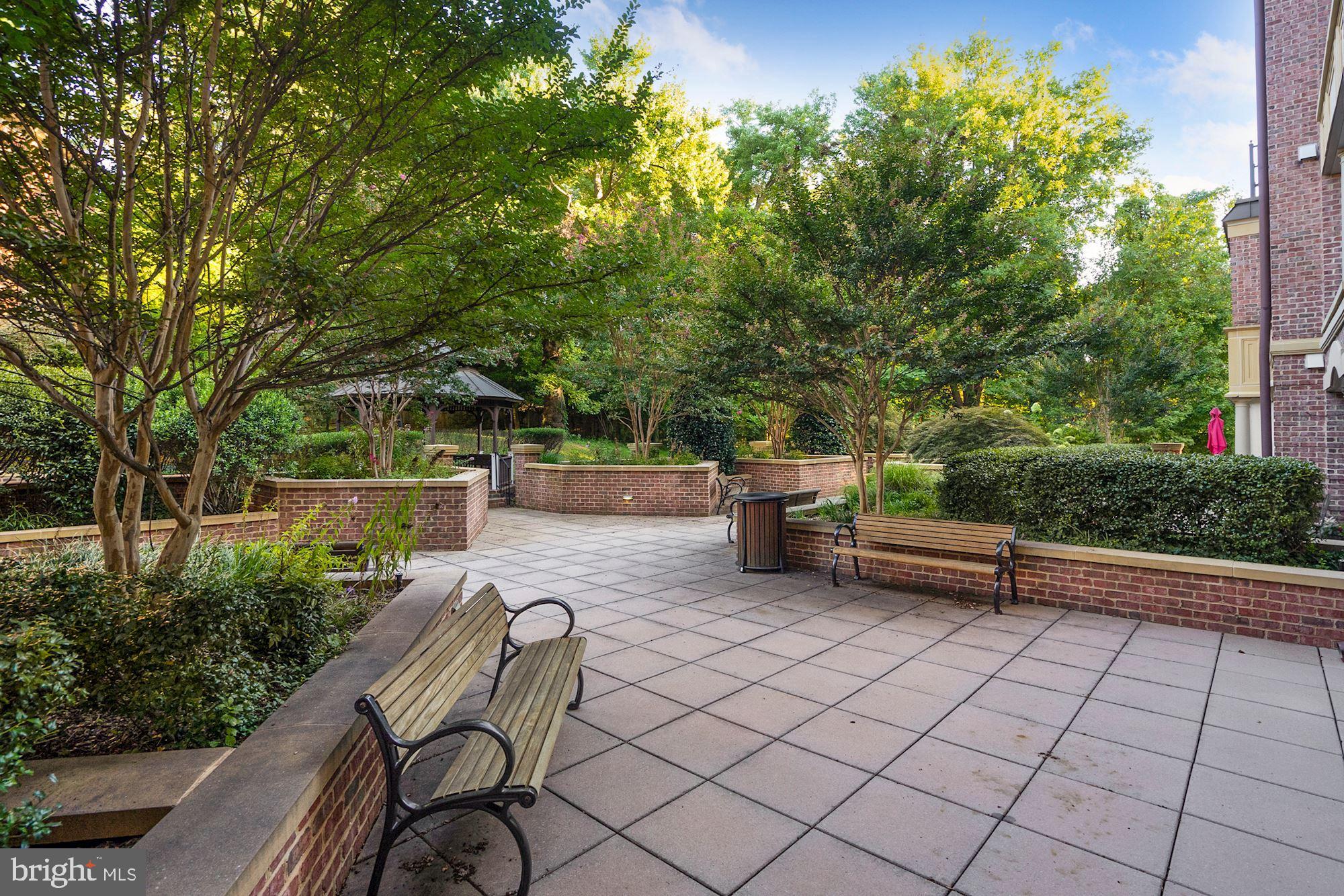 1781 Chain Bridge Road, Unit 204, McLean, VA 22102 Compass