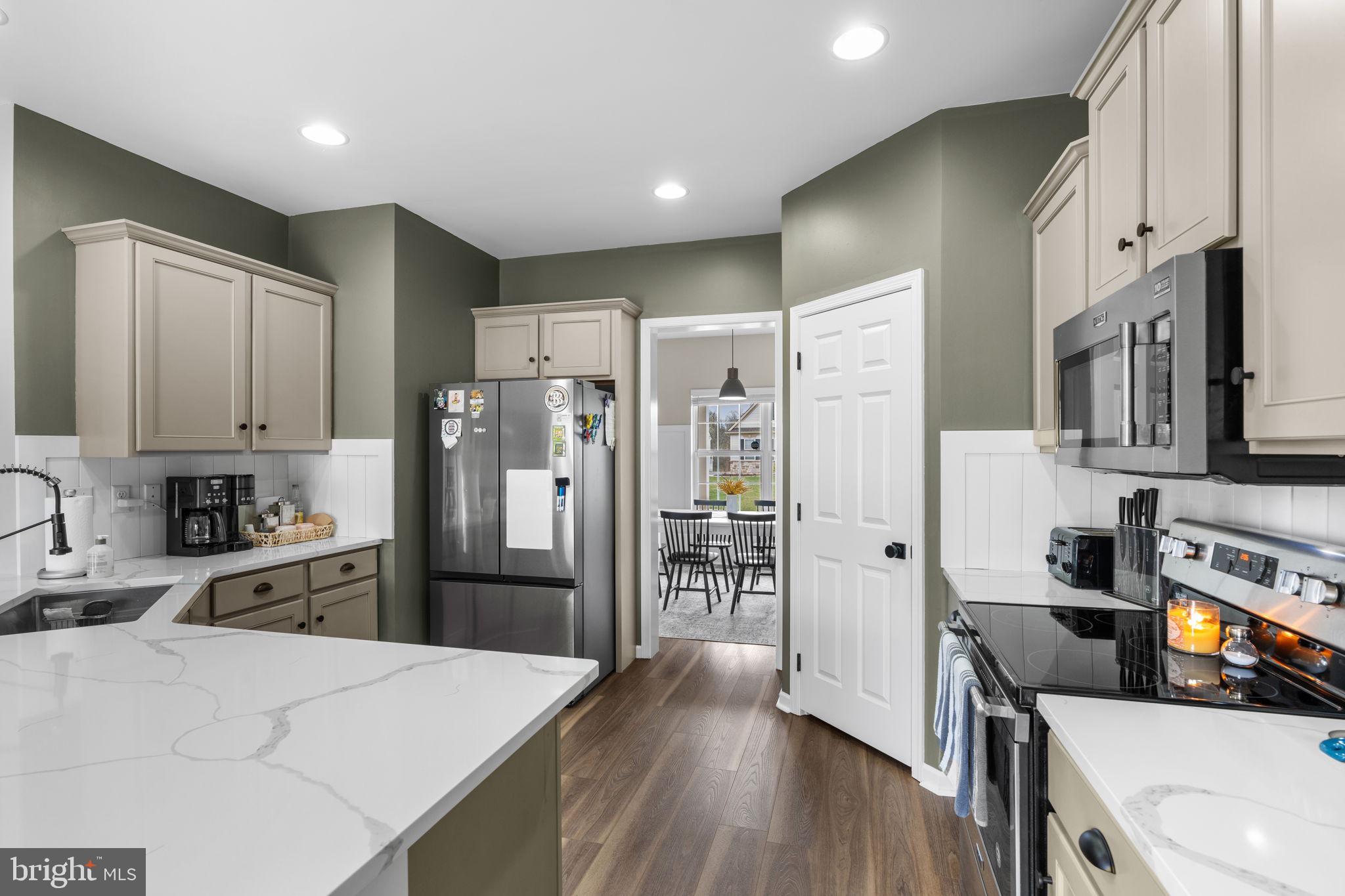 6 Rycroft Road Mechanicsburg, PA 17050 - Photo 3 of 37