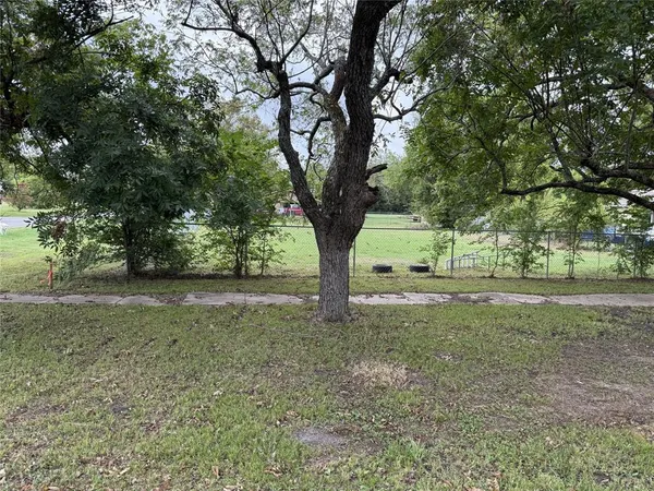 $20,000 | 0 Southeast 4th Street, Kerens, TX 75144