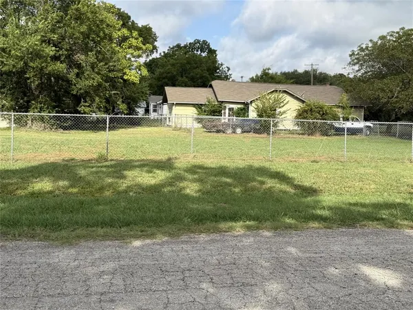 $20,000 | 0 Southeast 4th Street, Kerens, TX 75144