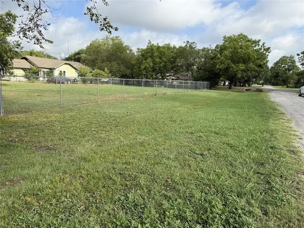 $20,000 | 0 Southeast 4th Street, Kerens, TX 75144