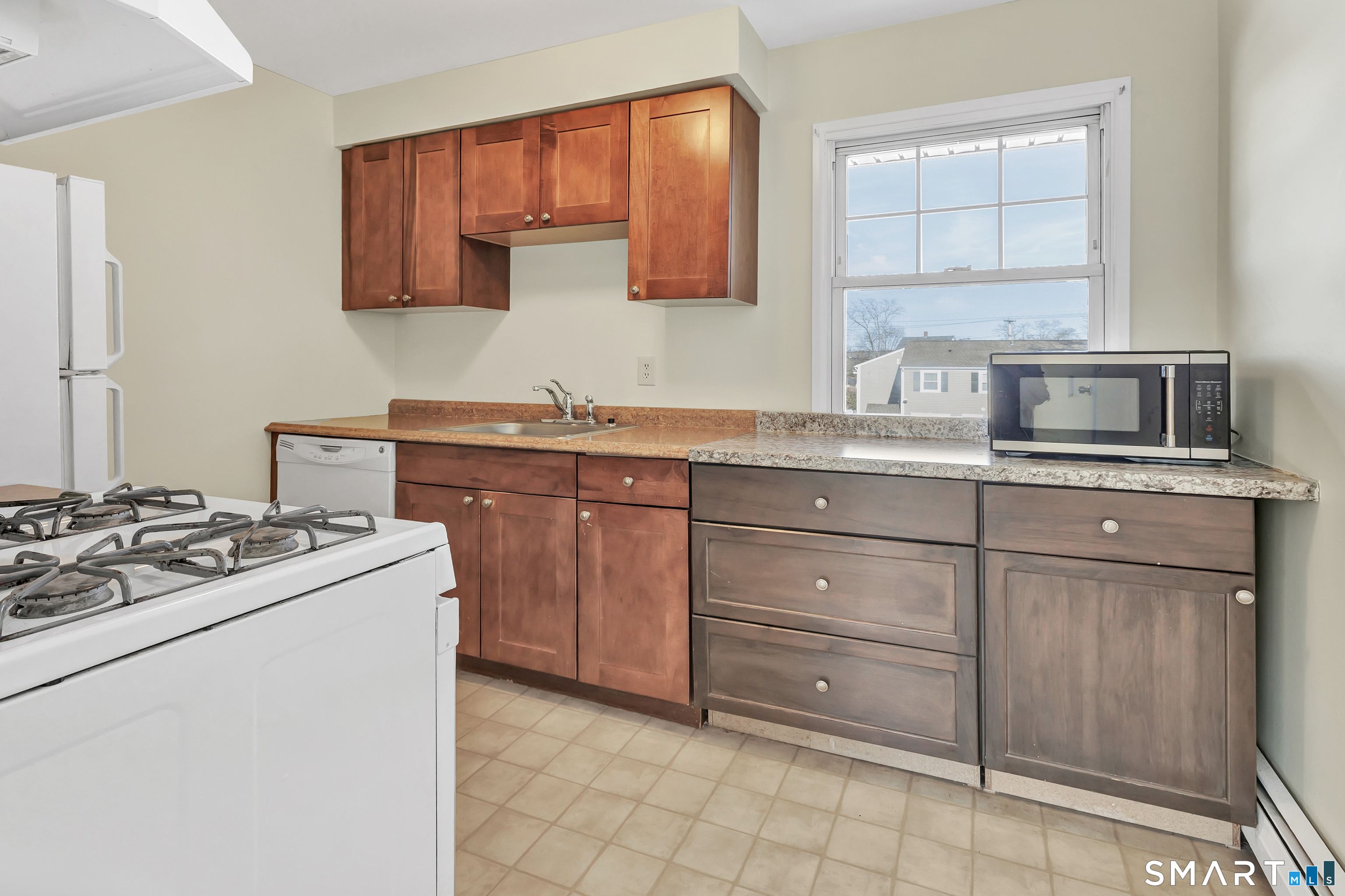 100 Silliman Street, Unit 1B Fairfield, CT 06824 - Photo 9 of 24