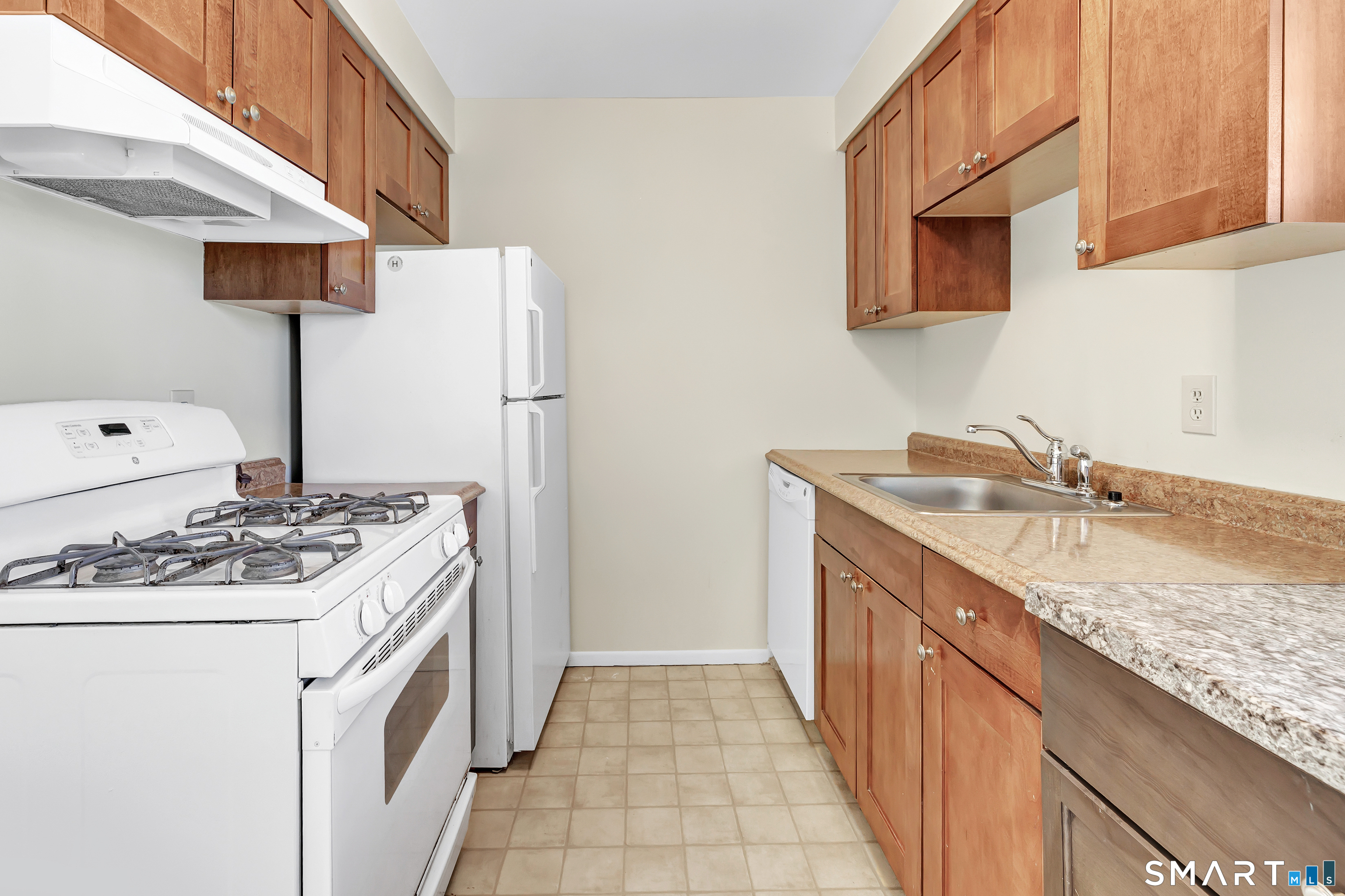 100 Silliman Street, Unit 1B Fairfield, CT 06824 - Photo 10 of 24