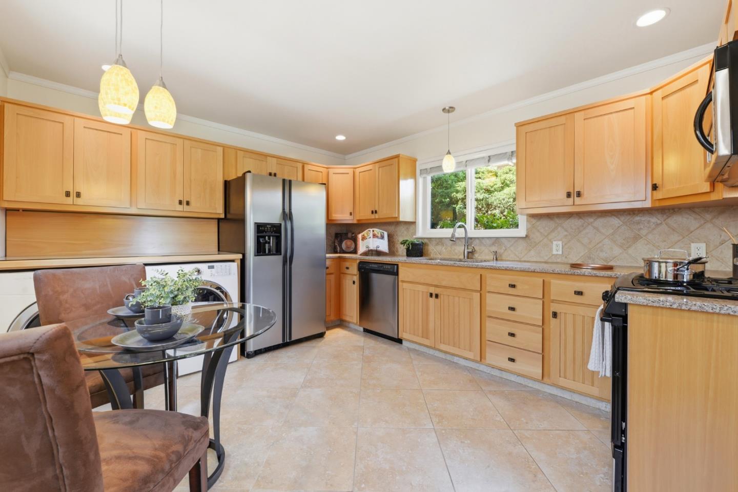 416 Middle Road Belmont, CA 94002 - Photo 12 of 46
