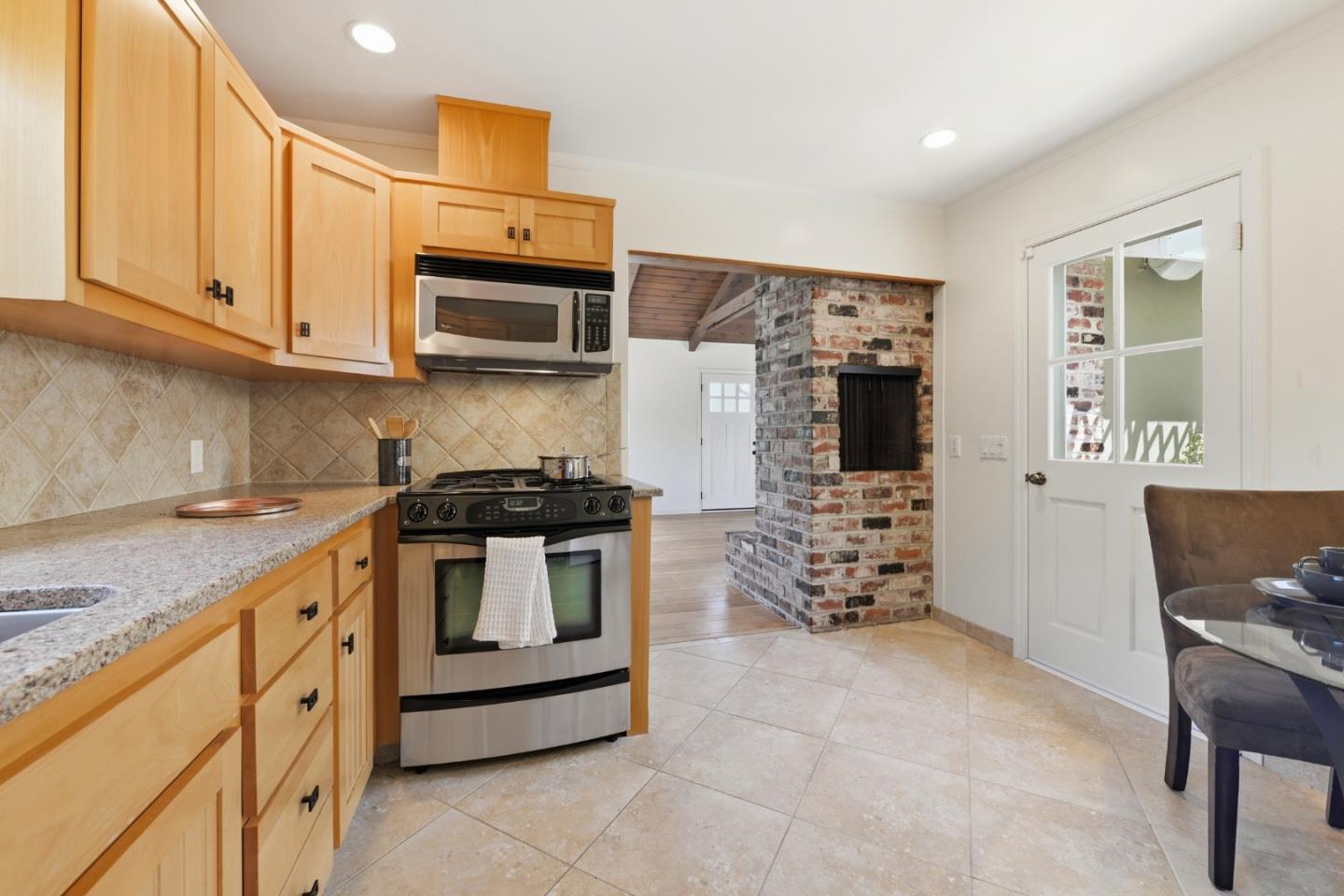 416 Middle Road Belmont, CA 94002 - Photo 14 of 46