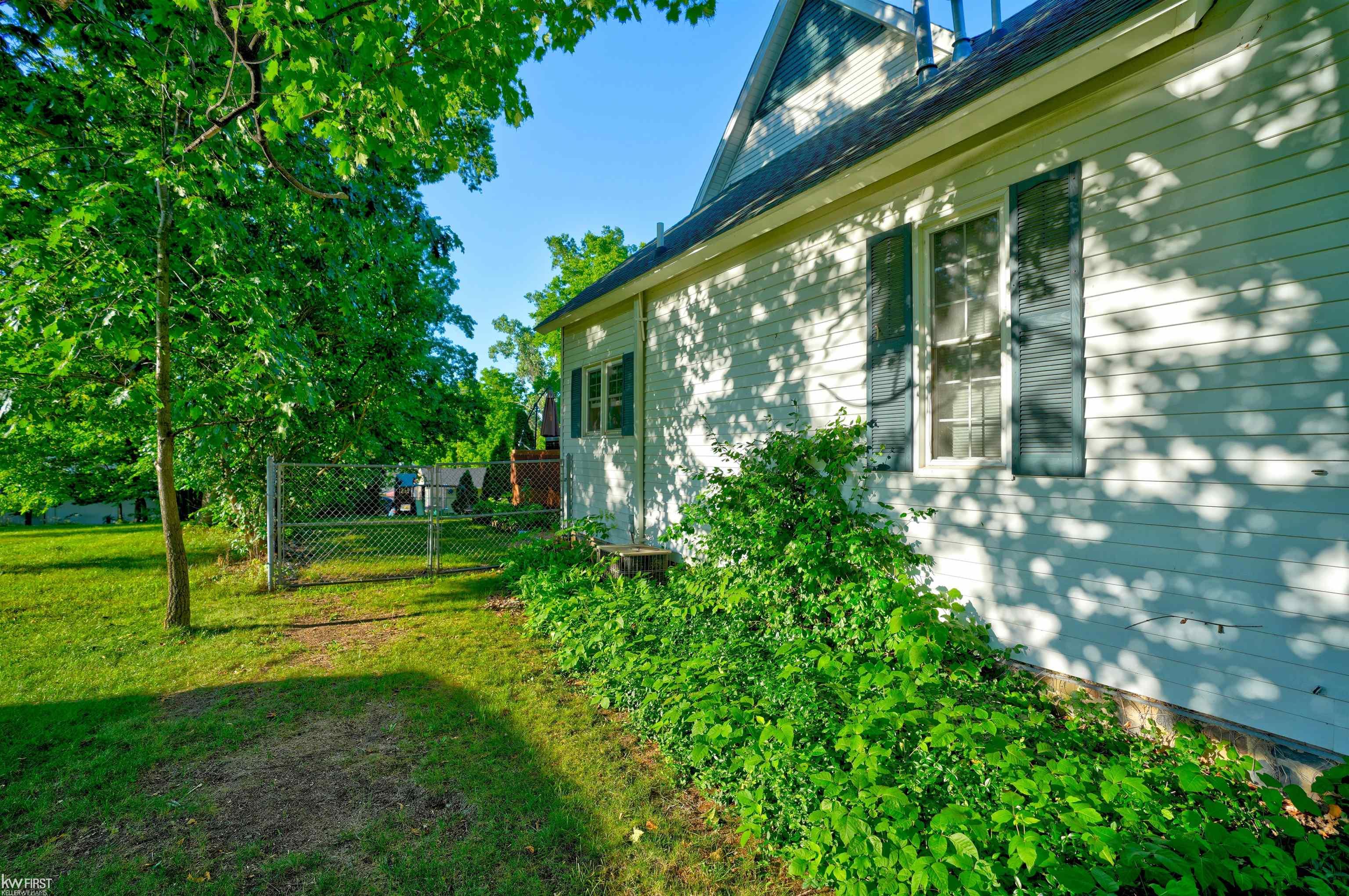 308 Emily Street Flushing, MI 48433 - Photo 47 of 62